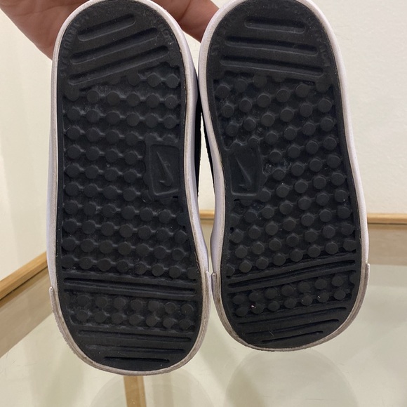 Black Velcro Nike Capri 3 - Size 8C - Picture 5 of 7